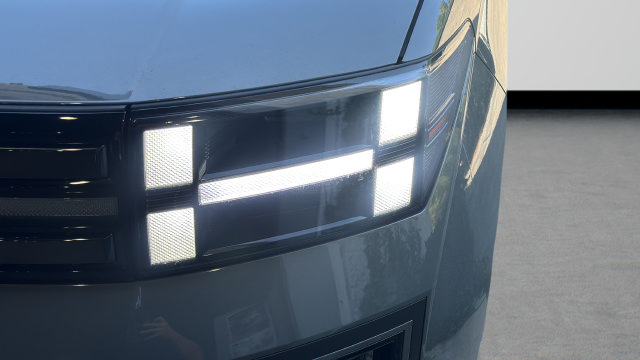 Used 2025 Hyundai Santa Fe Limited FWD image 35
