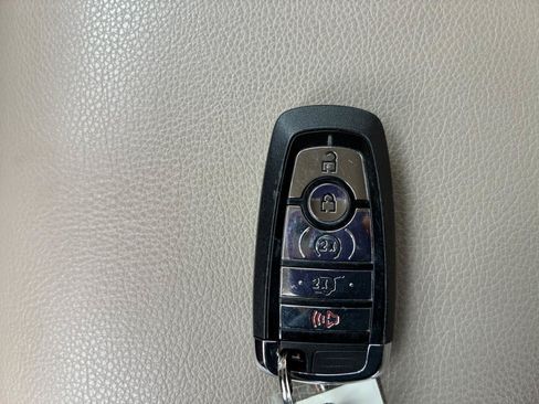 Used 2021 Lincoln Nautilus FWD image 34