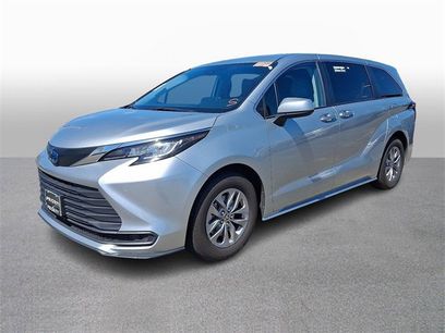 Certified 2023 Toyota Sienna LE