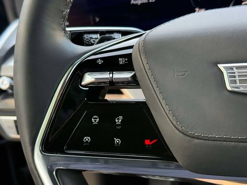 Used 2026 Cadillac Vistiq Platinum w/ LPO, Floor Liner Package AWD/4WD image 31