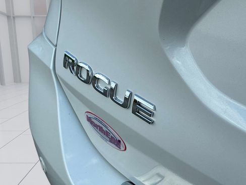 Used 2019 Nissan Rogue SV AWD/4WD image 13