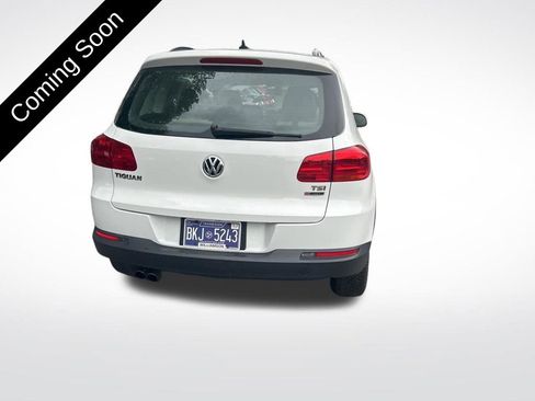 Used 2017 Volkswagen Tiguan S AWD/4WD image 6
