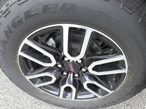 New 2026 GMC Sierra 1500 AT4 w/ AT4 Premium Package image 18