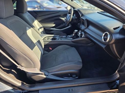 Used 2020 Chevrolet Camaro LT image 10