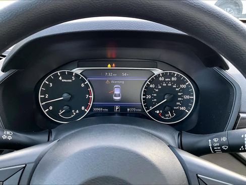 Used 2025 Nissan Altima 2.5 SV FWD image 21