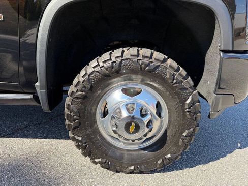 Used 2023 Chevrolet Silverado 3500 High Country image 9