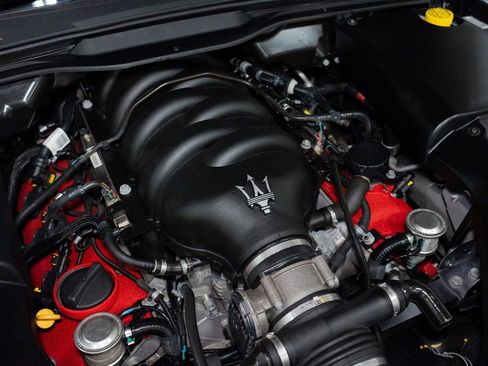 Used 2014 Maserati GranTurismo MC image 52