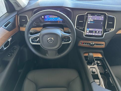 Certified 2024 Volvo XC90 T8 Plus AWD/4WD image 18