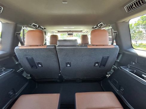 Used 2025 Lexus GX 550 AWD/4WD image 17