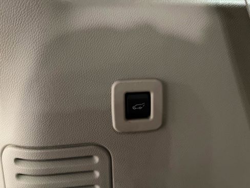 Used 2017 Lincoln Navigator Select image 30