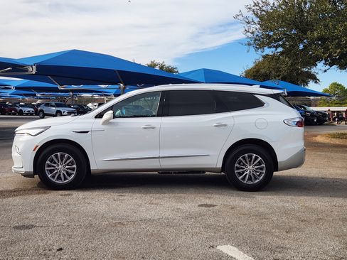 Certified 2024 Buick Enclave Essence image 4