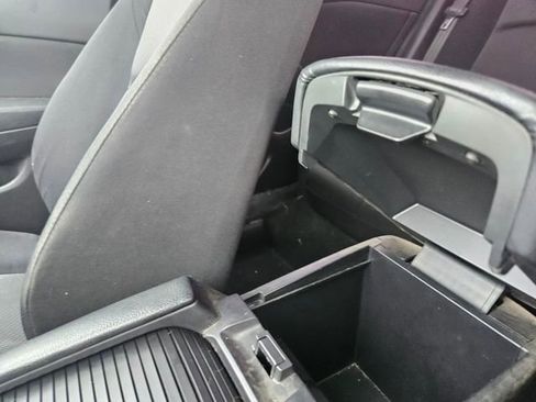 Used 2017 MAZDA MAZDA3 Sport image 25