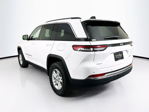 Used 2023 Jeep Grand Cherokee Laredo w/ Luxury Tech Group I AWD/4WD image 5