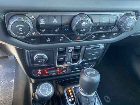 New 2025 Jeep Wrangler Rubicon w/ Technology Group image 21