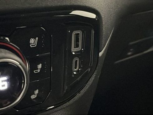 Used 2022 Chevrolet Silverado 1500 High Country w/ High Country Premium Package image 31