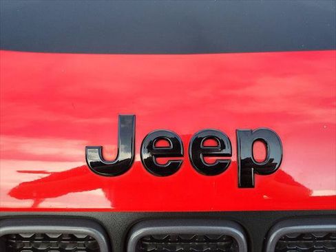 Certified 2023 Jeep Renegade Trailhawk AWD/4WD image 25