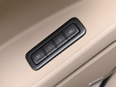 Used 2019 GMC Yukon Denali w/ Open Road Package RWD image 38