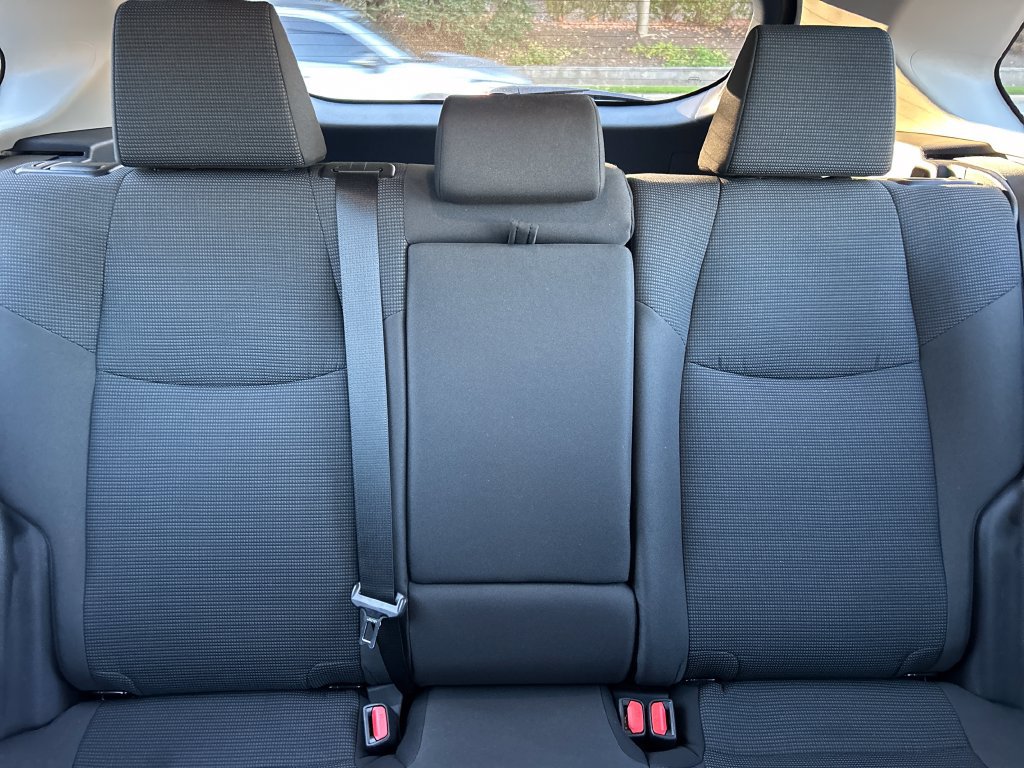 Used 2023 Toyota RAV4 LE AWD/4WD image 30