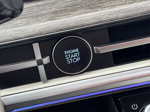 Used 2024 Hyundai Santa Fe Limited image 34