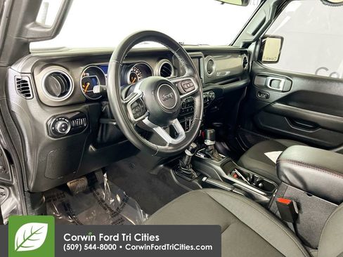 Used 2021 Jeep Gladiator Overland image 3