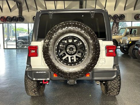 Used 2018 Jeep Wrangler Unlimited Rubicon w/ LED Lighting Group image 11