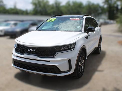 Certified 2023 Kia Sorento S w/ Panoramic Sunroof Package FWD image 16