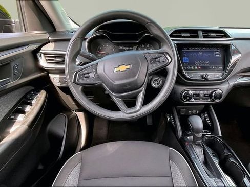 Used 2023 Chevrolet TrailBlazer LT w/ Convenience Package AWD/4WD image 8