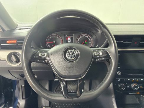 Used 2022 Volkswagen Passat 2.0T SE FWD image 15