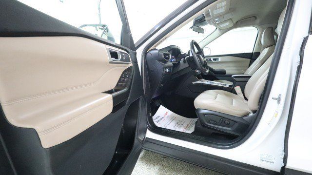 Used 2020 Ford Explorer XLT w/ Equipment Group 202A RWD image 9