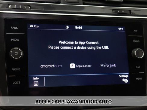 Used 2020 Volkswagen Tiguan SE image 6