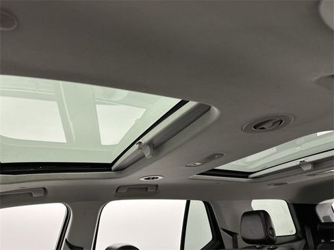 Used 2018 Chevrolet Traverse LT image 22