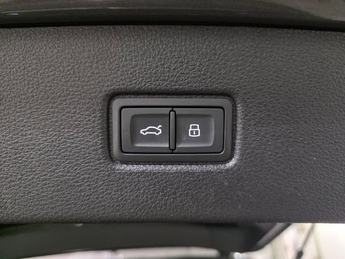 Used 2025 Audi Q7 2.0T Premium image 8