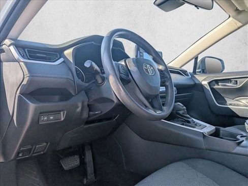 Used 2021 Toyota RAV4 XLE image 10