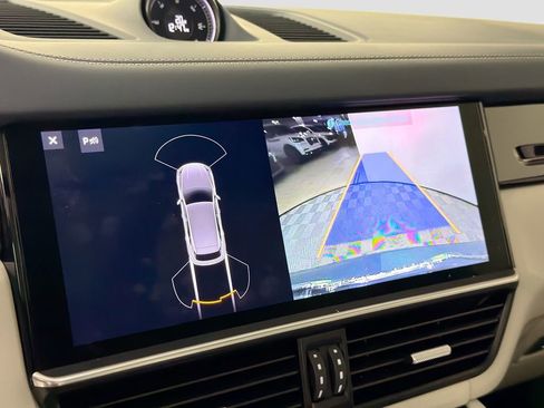 Used 2019 Porsche Cayenne E-Hybrid AWD/4WD image 14