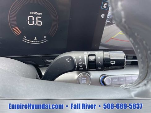 Used 2024 Hyundai Kona SEL AWD/4WD image 29