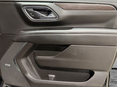 Used 2021 Chevrolet Tahoe Z71 w/ Z71 Off-Road Package image 13