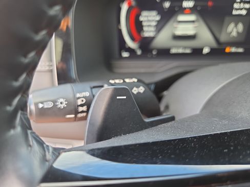 Used 2023 Nissan Pathfinder Platinum image 36