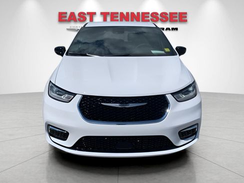 New 2026 Chrysler Pacifica Select image 8