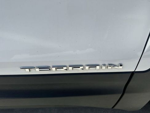 Used 2024 GMC Terrain SLE AWD/4WD image 12