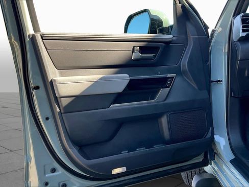 Used 2025 Toyota Tundra Limited image 21