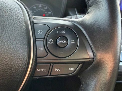 Used 2023 Toyota Corolla Cross LE w/ Moonroof Package image 16