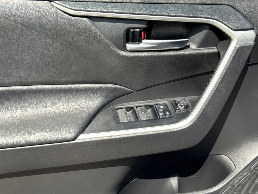 Used 2022 Toyota RAV4 XLE Premium FWD image 12