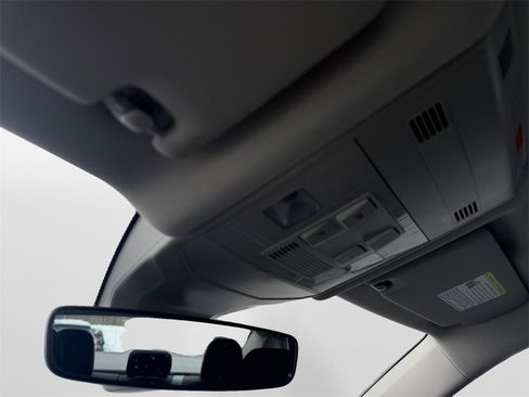 Used 2024 Volkswagen Jetta S image 27