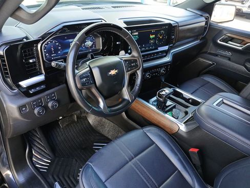 Certified 2022 Chevrolet Silverado 1500 High Country w/ Technology Package image 10