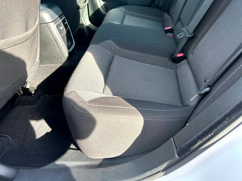 Used 2022 Dodge Charger SXT w/ Driver Convenience Group image 7