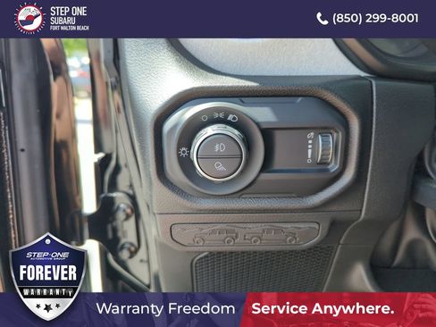 Used 2025 Jeep Gladiator Sport AWD/4WD image 20