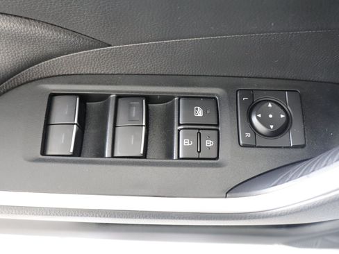 Used 2024 Toyota RAV4 XLE w/ Convenience Package AWD/4WD image 12