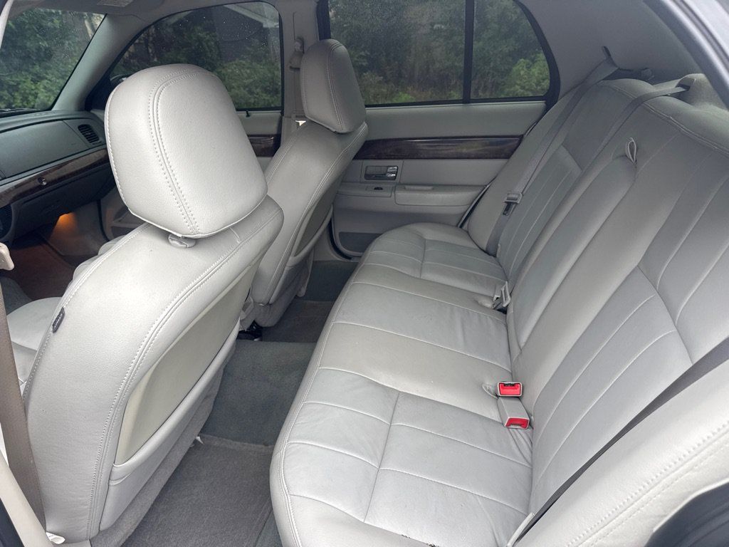 Used 2005 Mercury Grand Marquis LS RWD image 12
