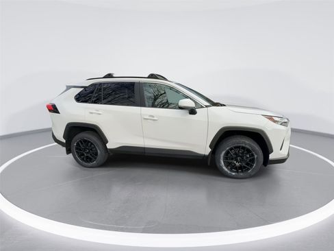 Used 2023 Toyota RAV4 XLE image 9