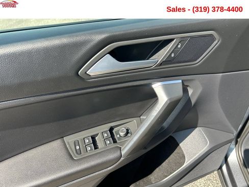 Used 2021 Volkswagen Tiguan SE R-Line AWD/4WD image 11